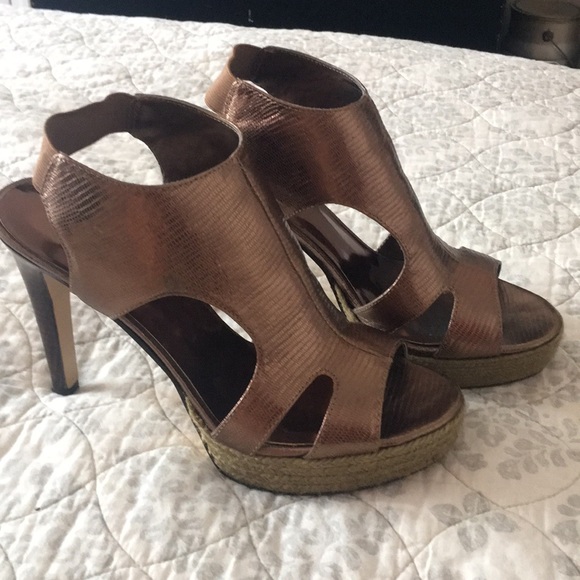 Platform Sandals - Picture 2 of 3